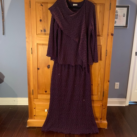 Shirt and top set. Eggplant color with sequins. - Picture 1 of 4